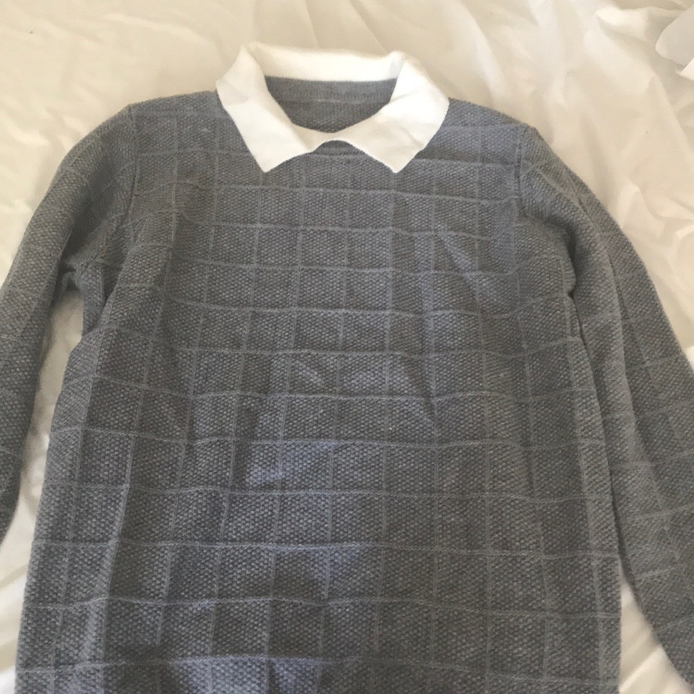 Cute preppy collared gray sweater